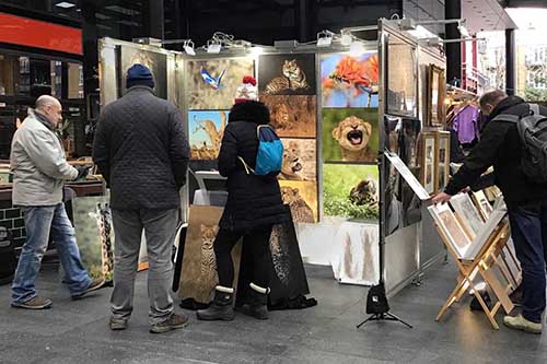 ashley vincent engaging with customers at the March Spitalfields Arts Market